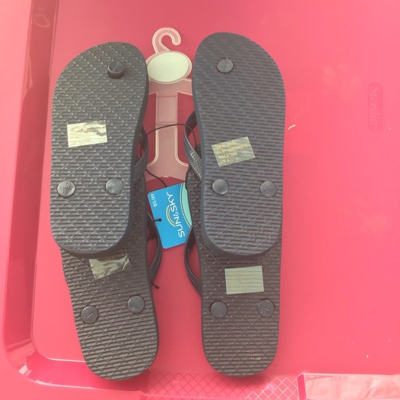 * Sun & sky kids sandals size 9/10 or  11/12. (Box AV ) - Picture 2 of 2